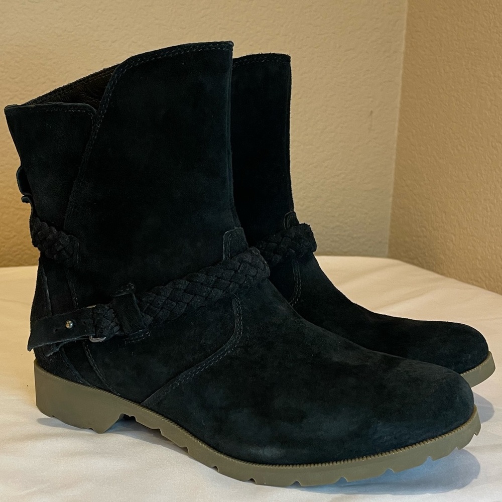 Teva Size 8 Black Suede Delavina  Knit Waterproof Leather Zip Ankle Boots